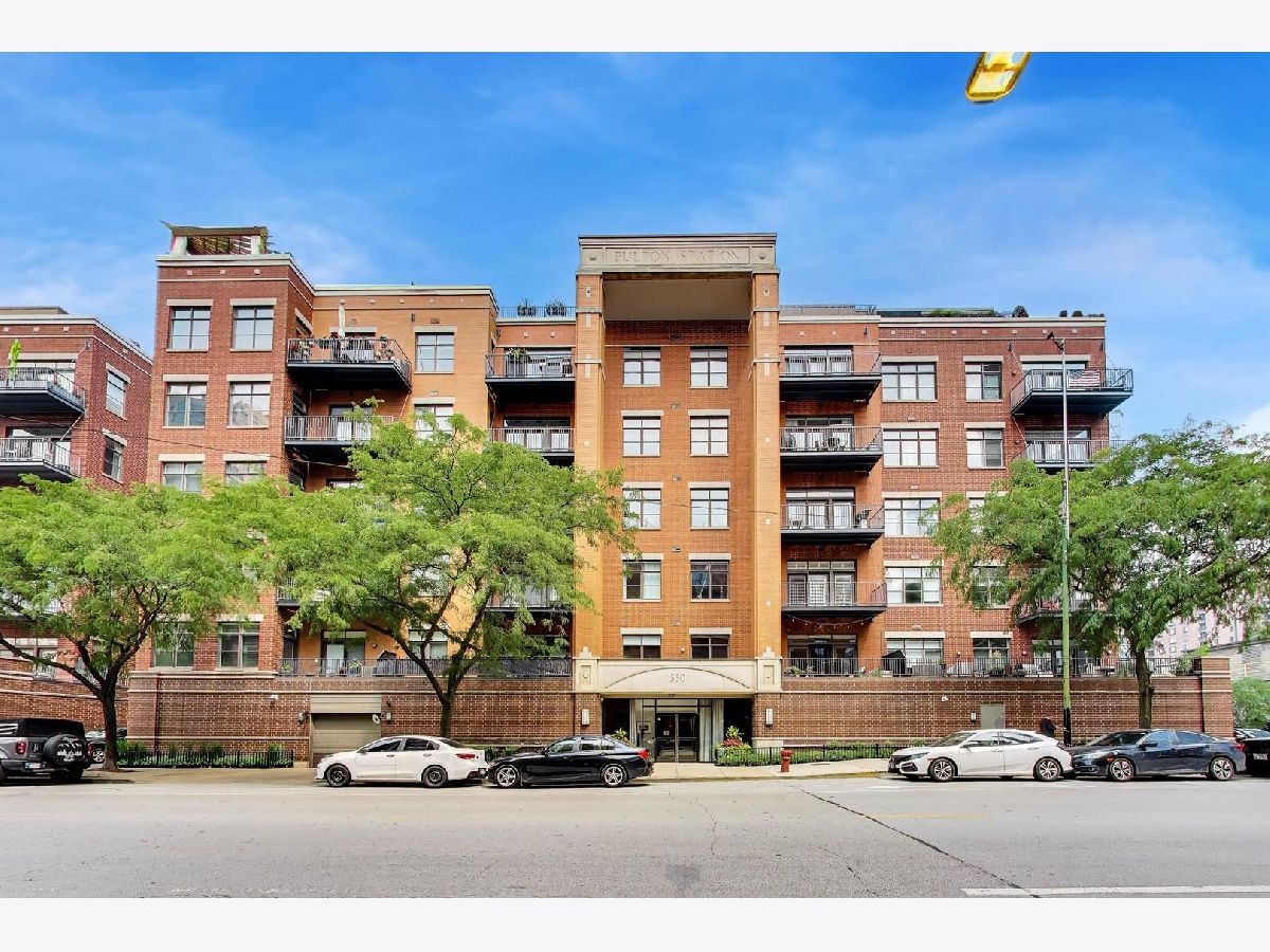 For Sale Chicago Illinois, 550 Fulton Street