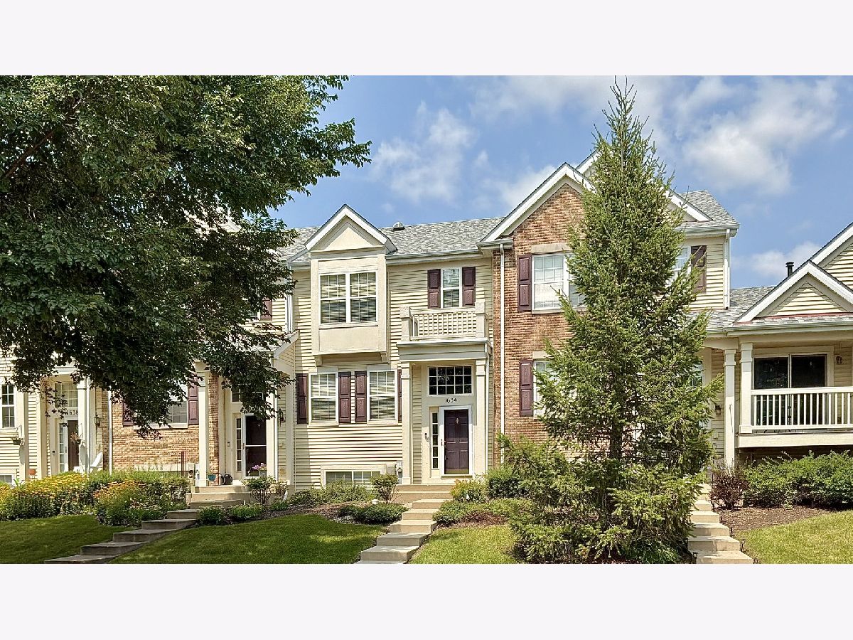  Rented Pingree Grove Illinois, 1634 Windward