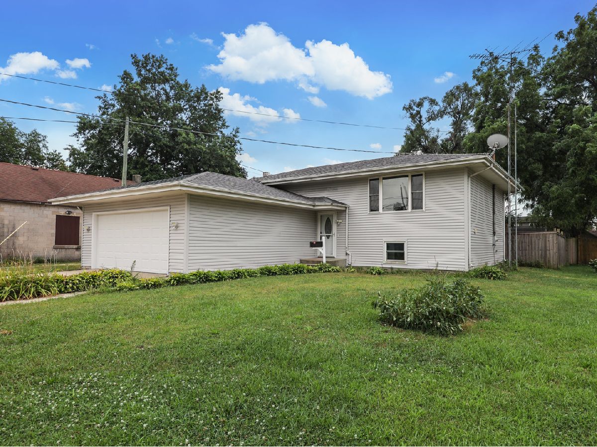  For Sale Coal City Illinois, 105 Oak Street