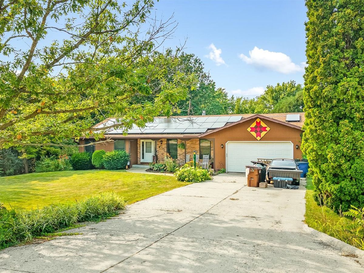  For Sale Oregon Illinois, 3222 Silver Ridge Drive