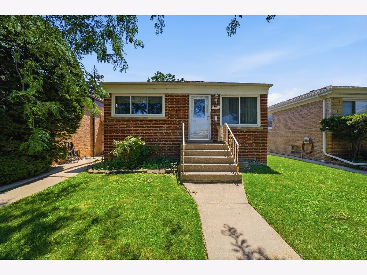  For Sale Chicago Illinois, 3123 Howard Street
