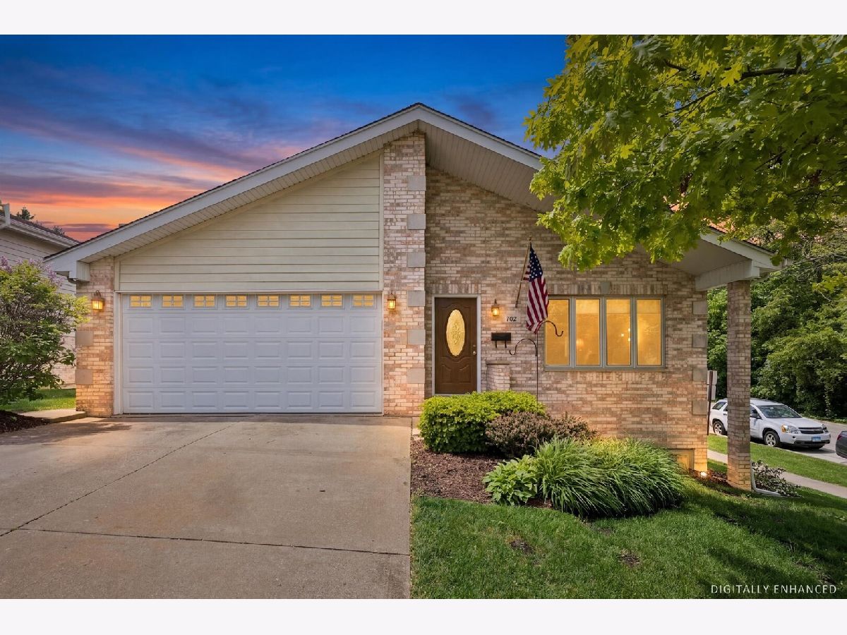  For Sale Lemont Illinois, 702 Hickory Street
