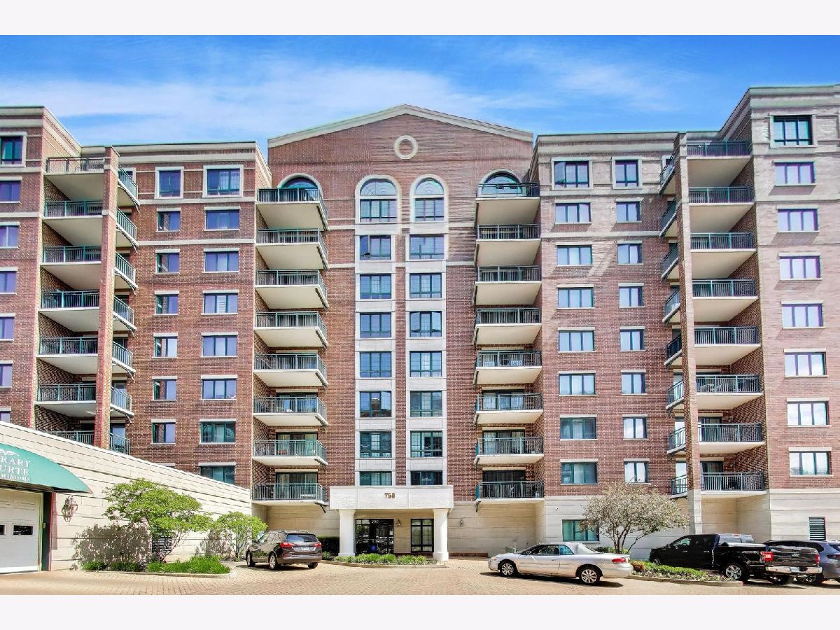 Condominiums Sold Library Courte Des Plaines Illinois, 750 Pearson