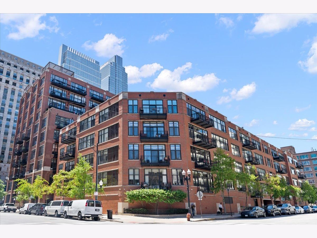  For Sale Chicago Illinois, 333 Hubbard Street