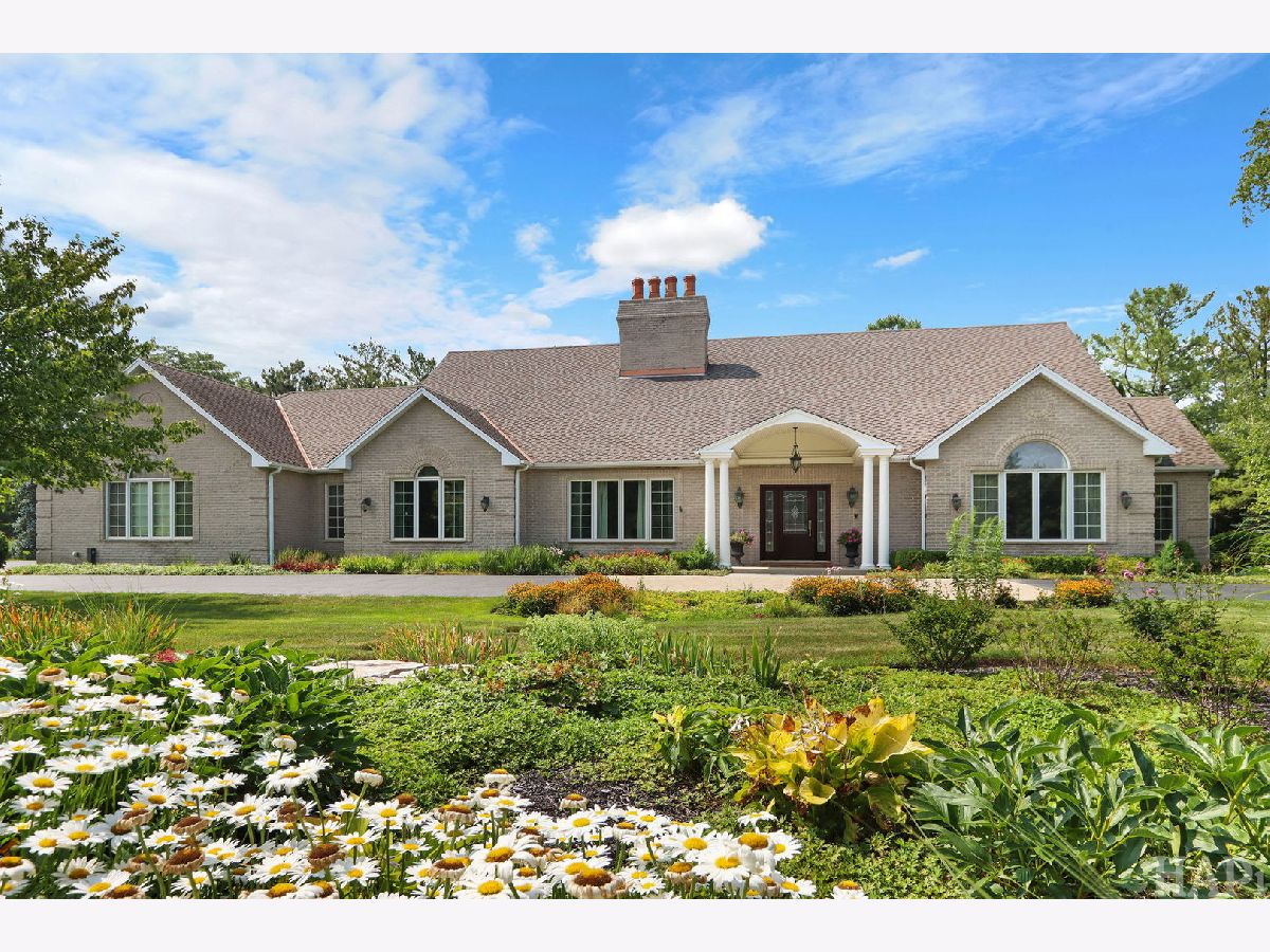 Homes For Sale Countryside Lake Mundelein Illinois, 26694 Longmeadow Circle