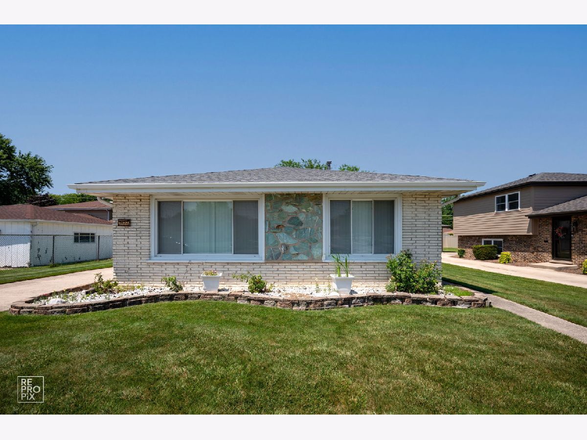  For Sale Oak Lawn Illinois, 9132 Meade Avenue