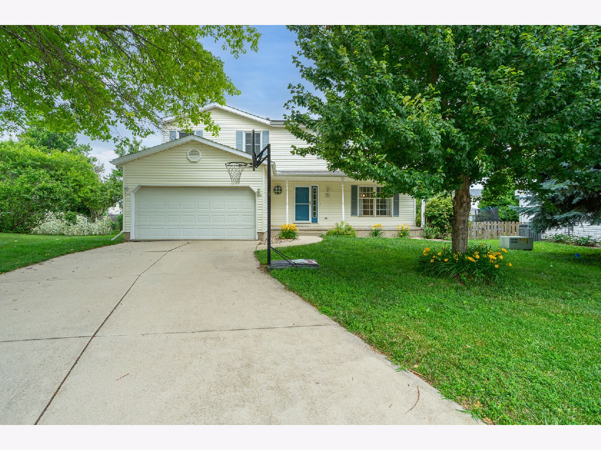 Homes & Condos & Townhomes For Sale Tramore Normal Illinois, 1410 Boyne Court