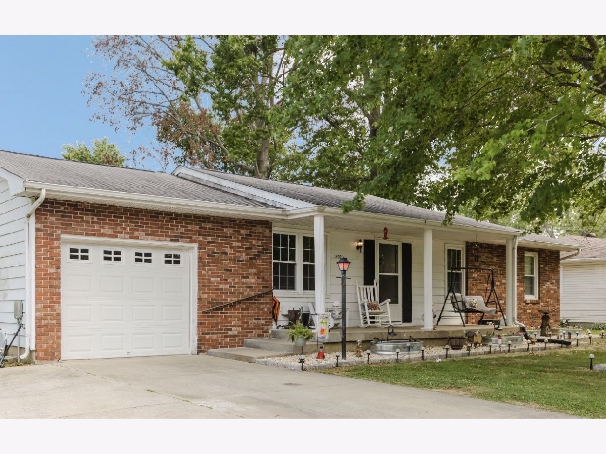  For Sale Carterville Illinois, 1302 Susan Lane