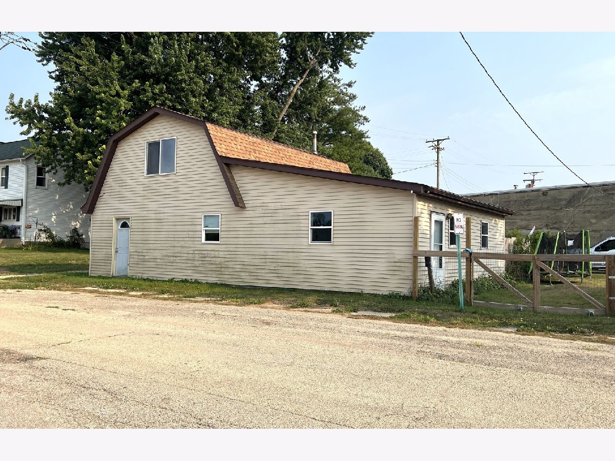  Sold Leaf River Illinois, 101 Main