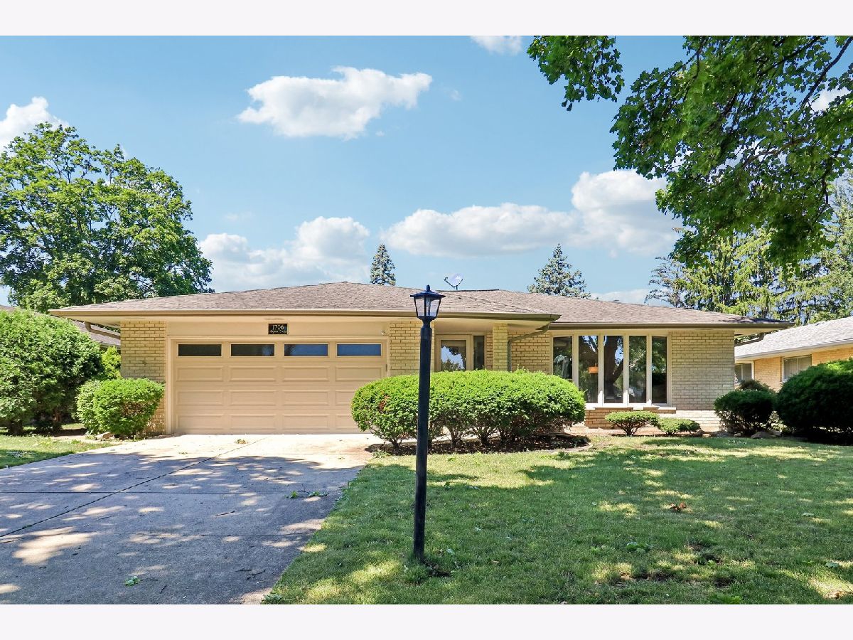  For Sale Mount Prospect Illinois, 1706 Aspen Drive