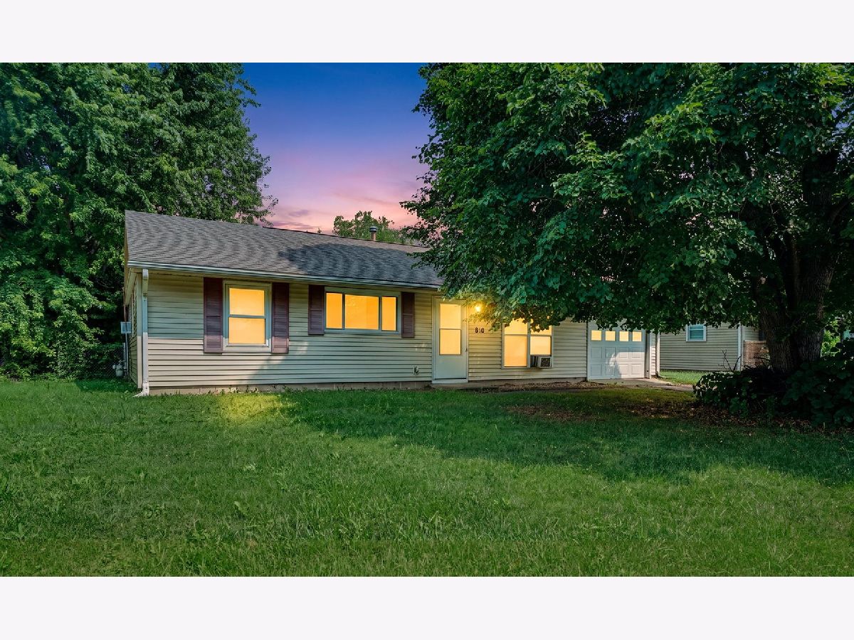  For Sale Champaign Illinois, 810 Maplepark Drive