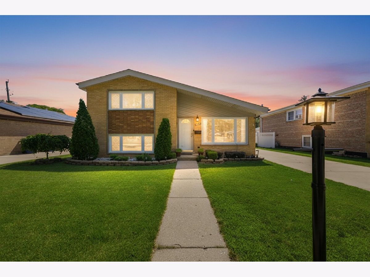  For Sale Oak Lawn Illinois, 9937 Mulberry Avenue
