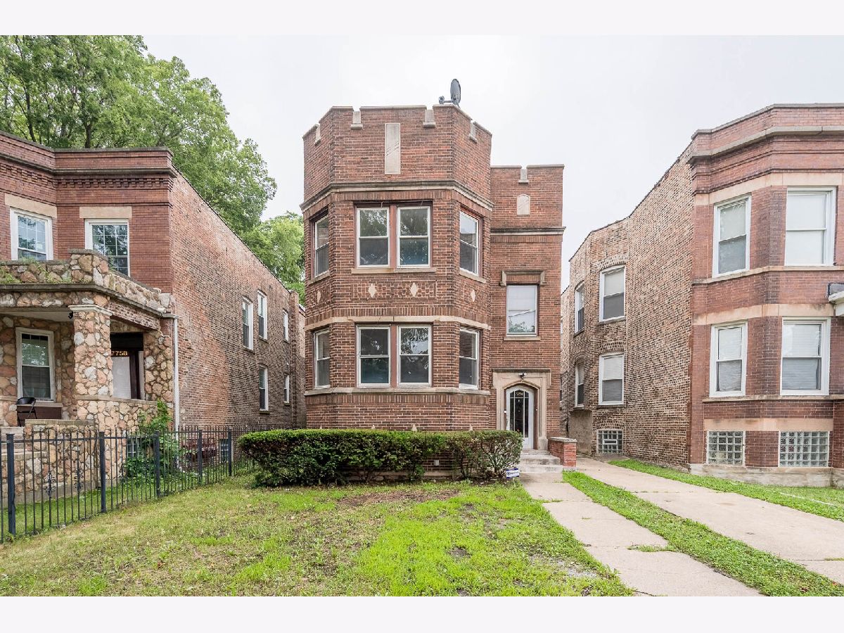  For Sale Chicago Illinois, 7754 Saginaw Avenue