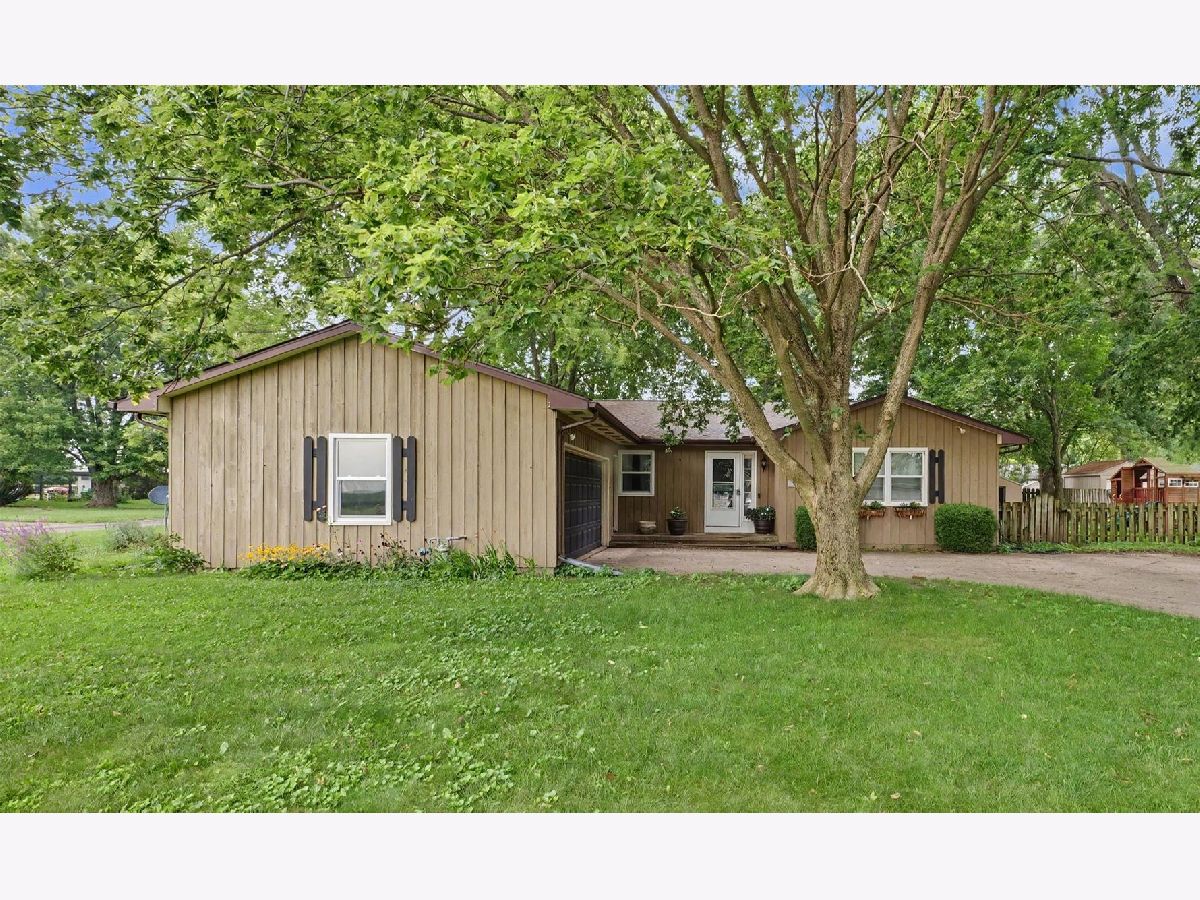  For Sale Ogden Illinois, 110 Joy Drive