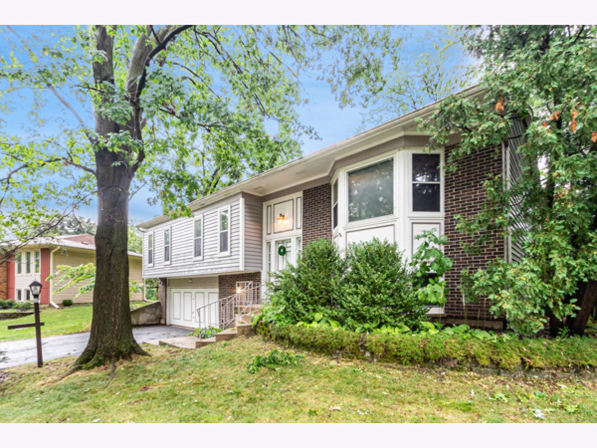  For Sale Bolingbrook Illinois, 143 Camelot Way