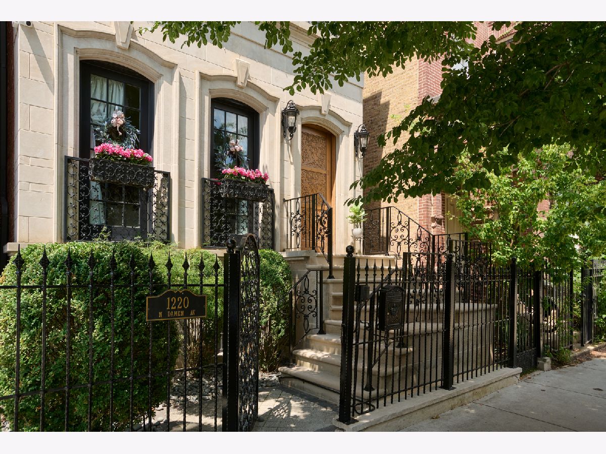  For Sale Chicago Illinois, 1220 Damen Avenue