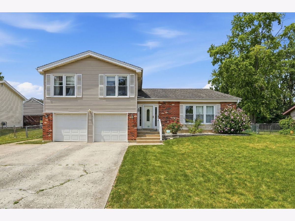 Townhomes & Condos & Homes For Sale Westlake Bloomingdale Illinois, 316 Plymouth Lane