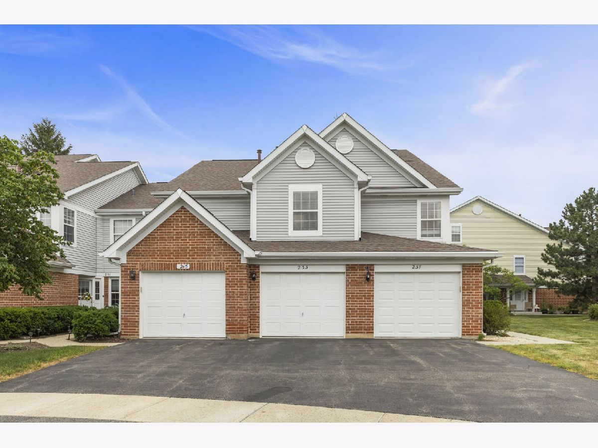 Townhomes & Condos Sold Turnberry Manor Roselle Illinois, 233 Birmingham