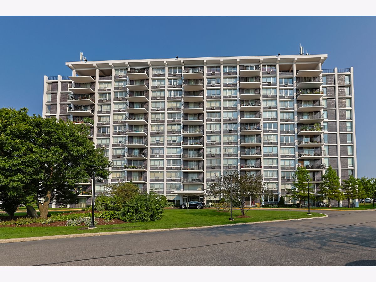  For Sale Niles Illinois, 8815 Golf Road