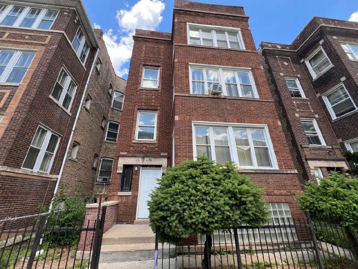  For Sale Chicago Illinois, 3716 Polk Street