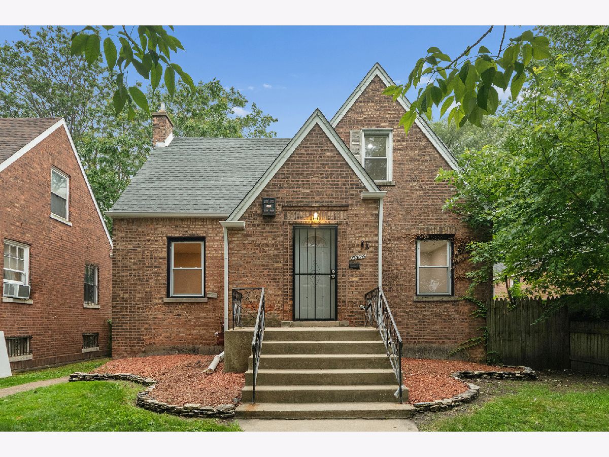 For Sale Chicago Illinois, 10106 Crandon Avenue