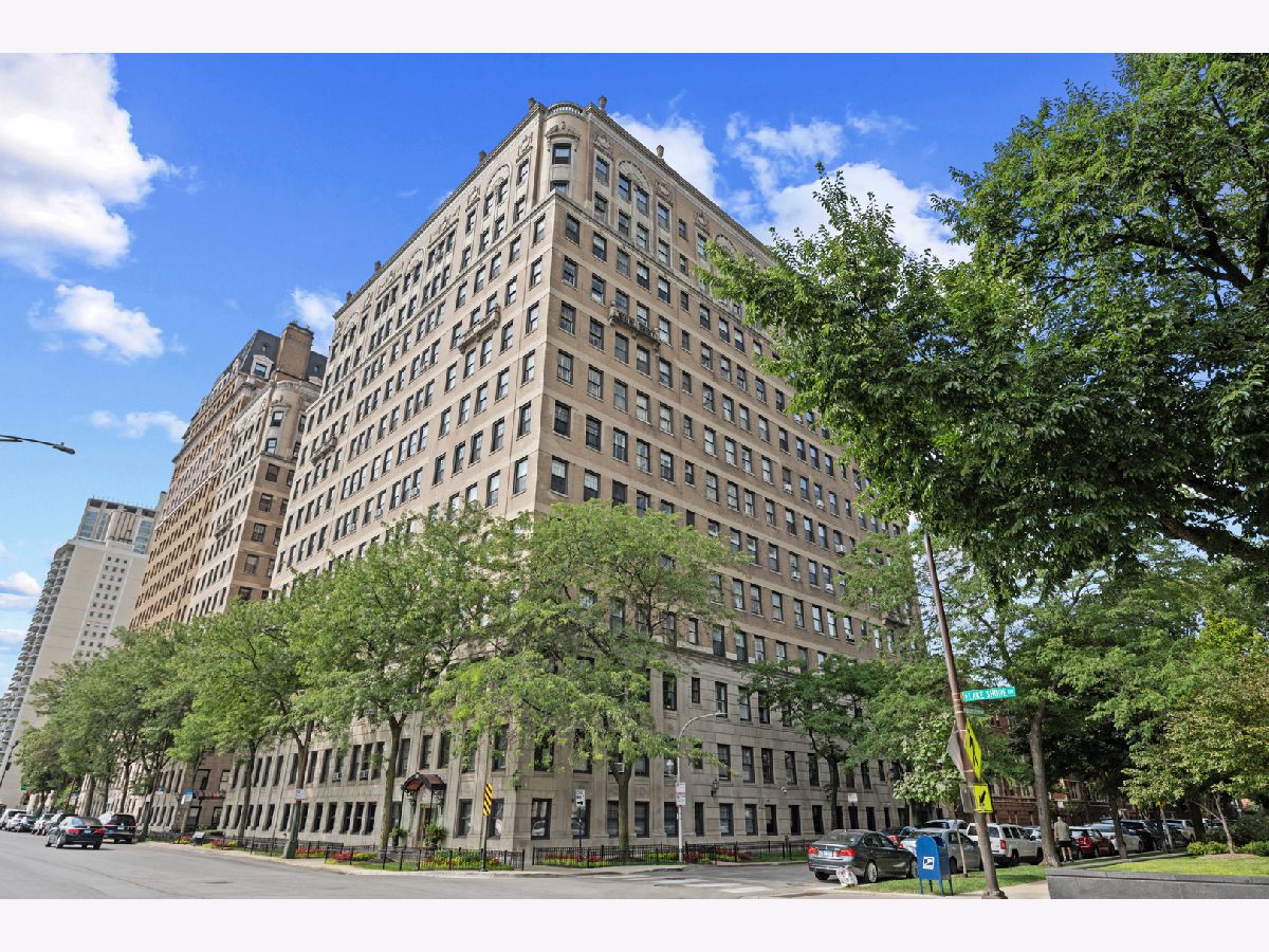  For Sale Chicago Illinois, 3530 Lake Shore Drive