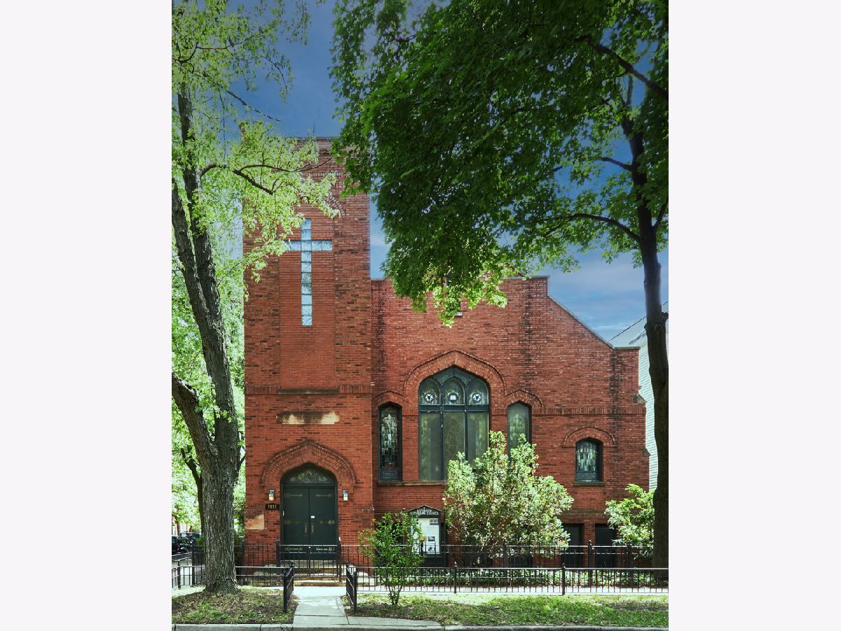  For Sale Chicago Illinois, 1901 Cornelia Avenue