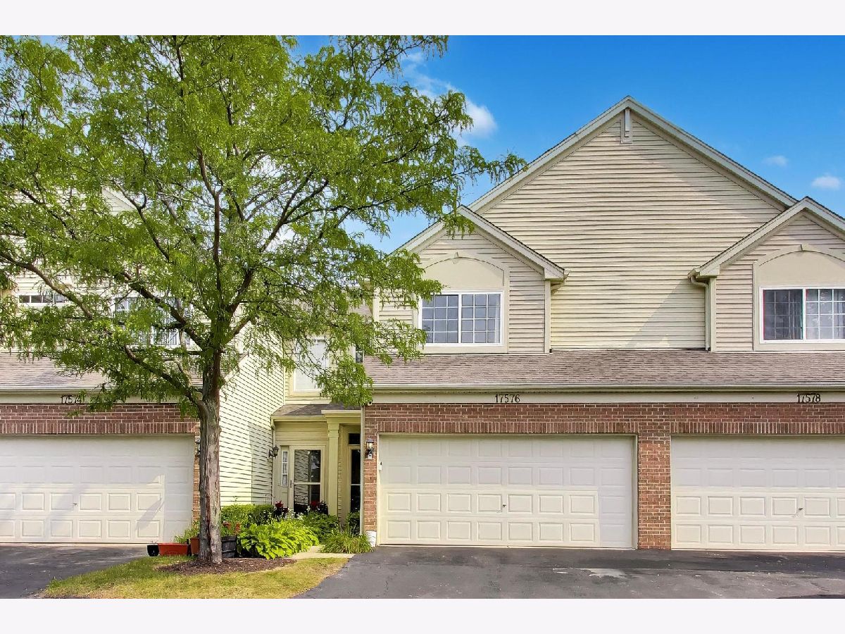 Townhomes & Homes For Sale Willow Walk Lockport Illinois, 17576 Gilbert Drive