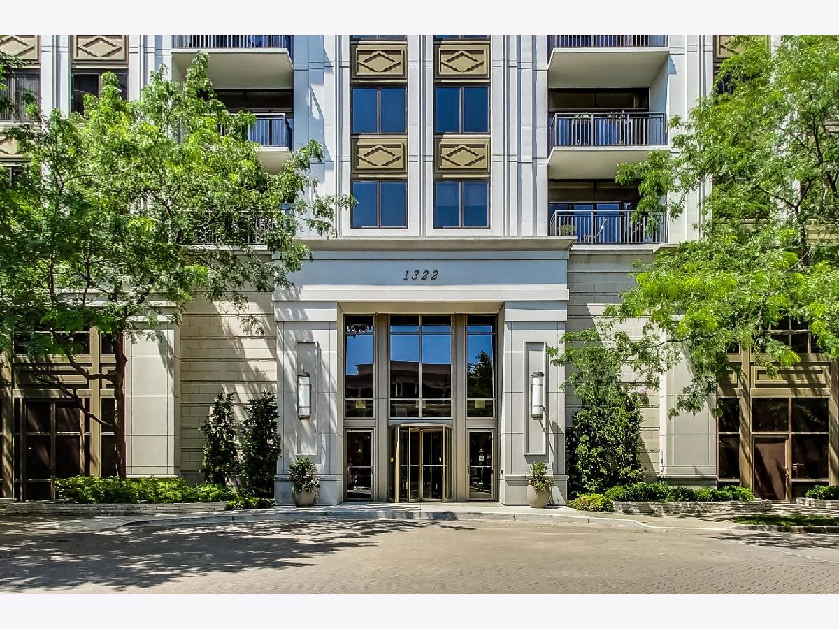  Rented Chicago Illinois, 1322 Prairie