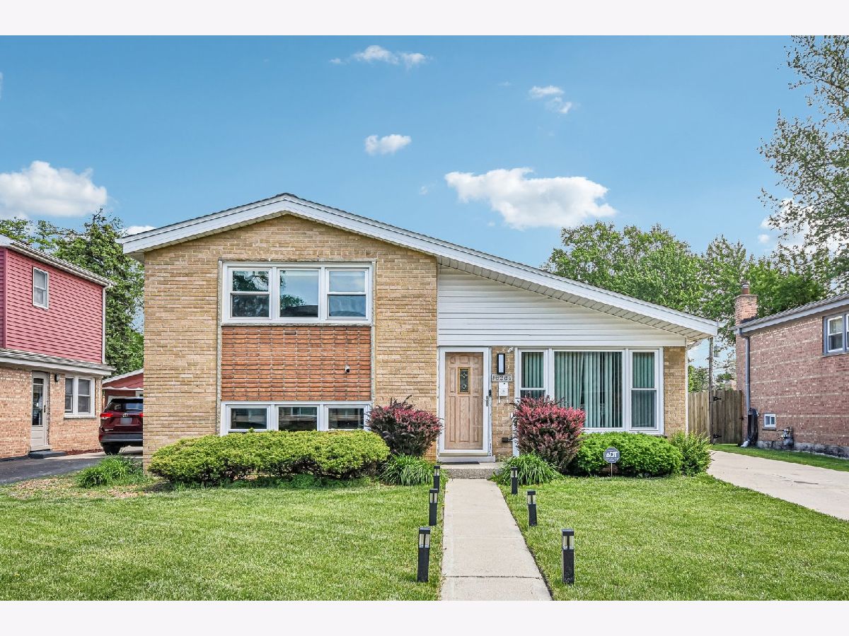  For Sale Oak Lawn Illinois, 10209 Washington Avenue
