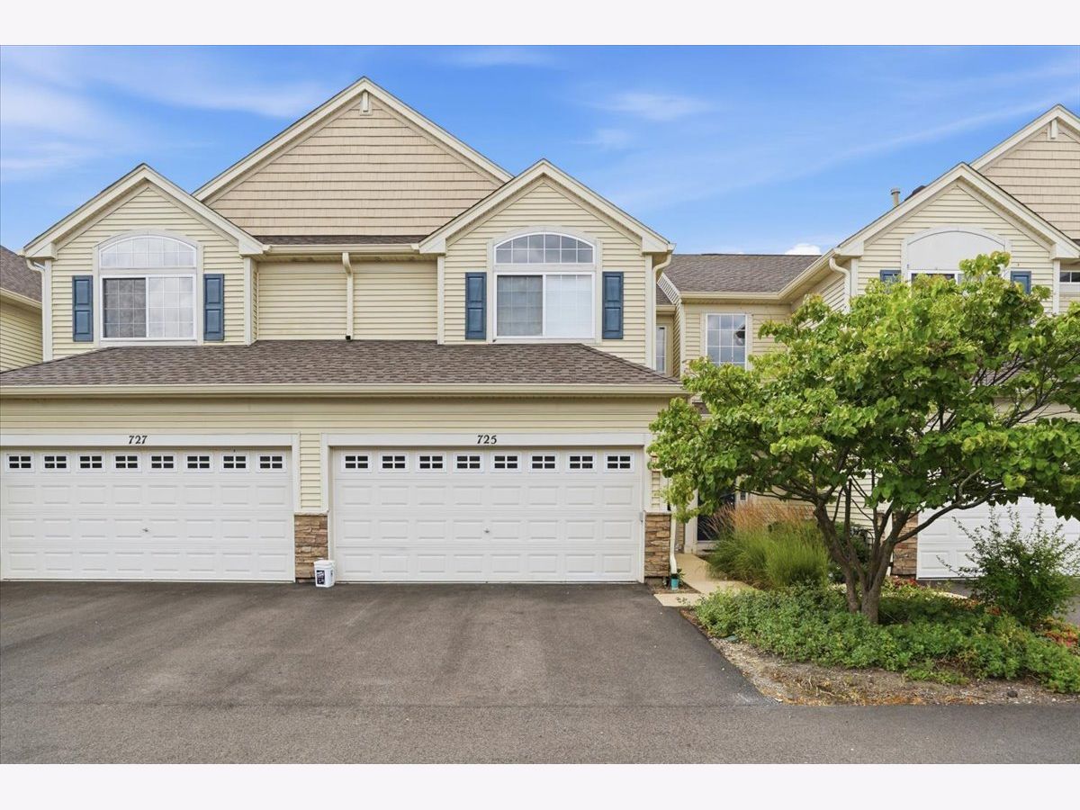  For Sale Round Lake Illinois, 725 Jade Lane
