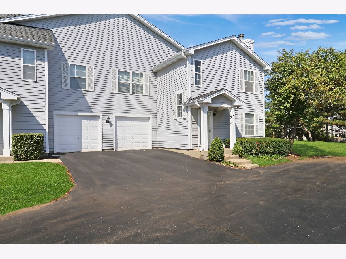  For Sale Mundelein Illinois, 1314 Orleans Drive
