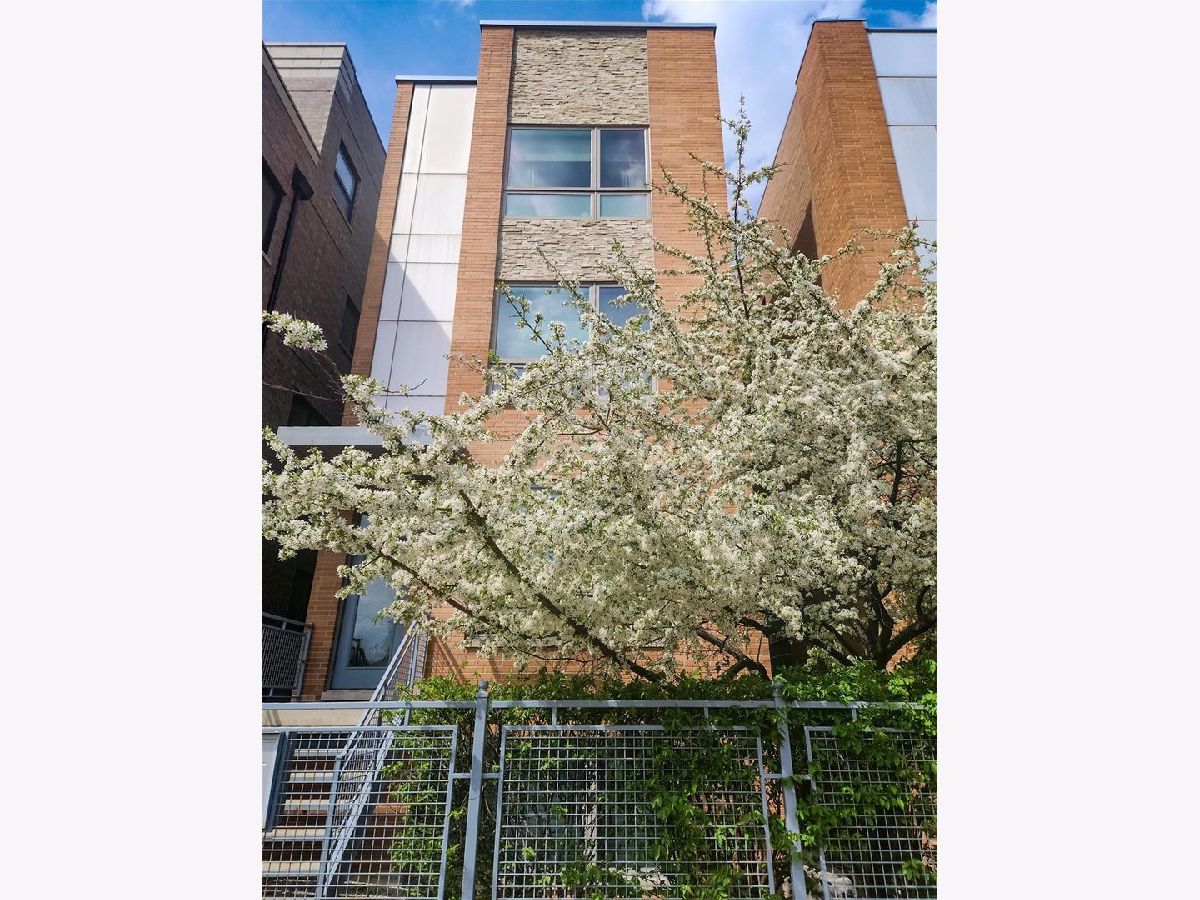  For Sale Chicago Illinois, 1350 Diversey Parkway
