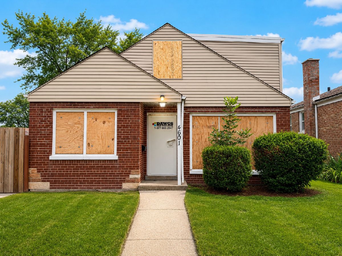  For Sale Chicago Illinois, 4601 Leclaire Avenue