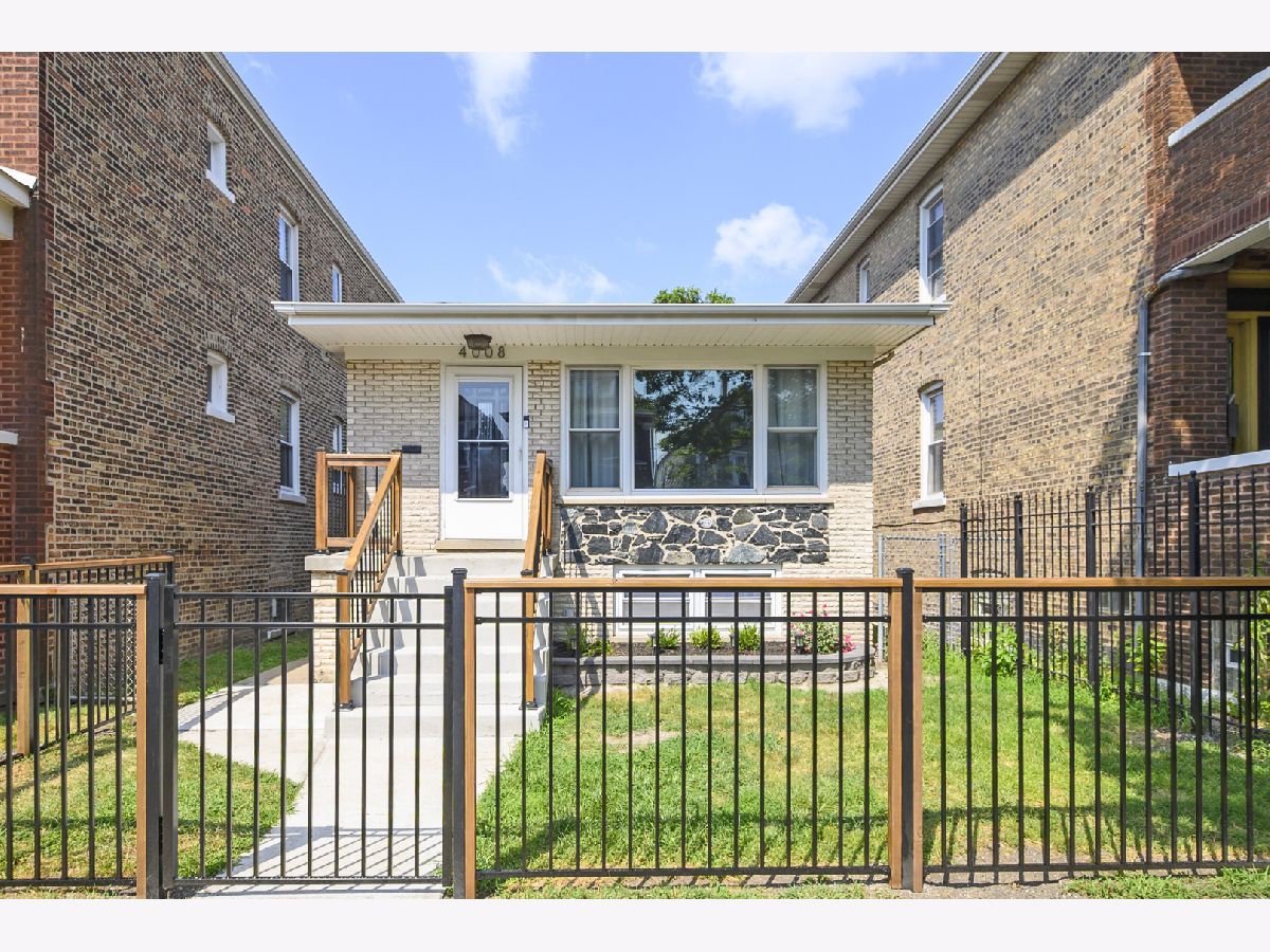  For Sale Chicago Illinois, 4008 Albany Avenue