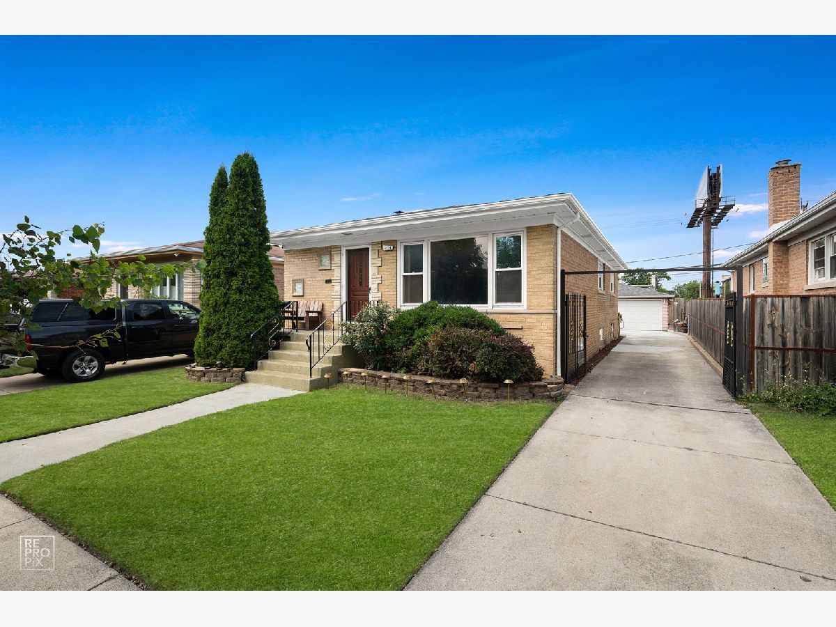  For Sale Chicago Illinois, 8534 Keating Avenue