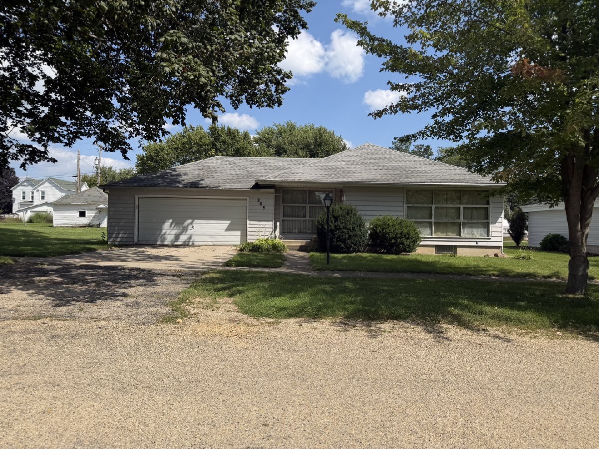  For Sale Forreston Illinois, 209 4th Avenue