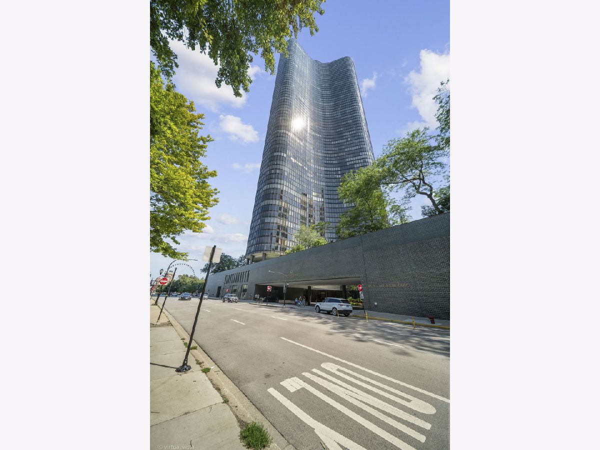Condominiums For Rent Lake Point Tower Chicago Illinois, 505 Lake Shore