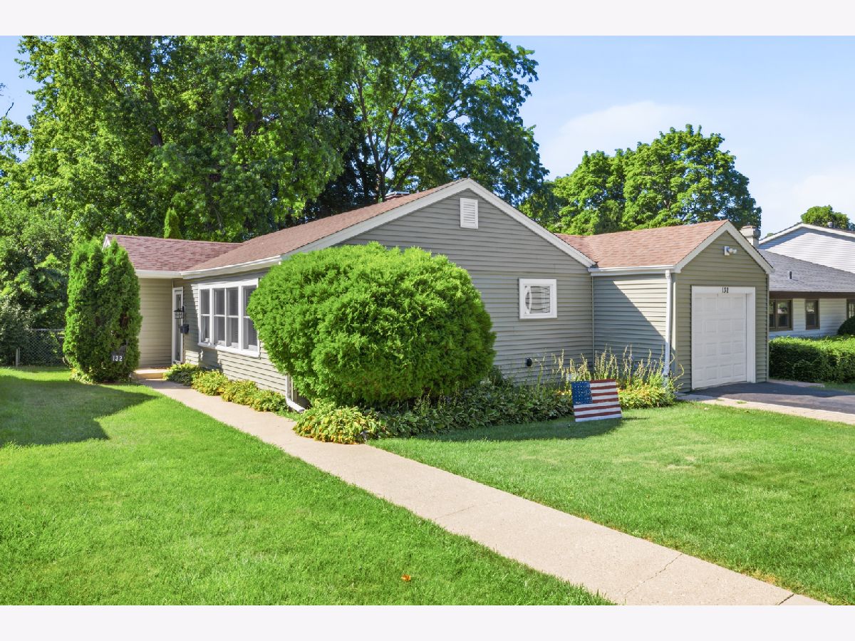 Homes For Sale Lakewood Heights Mundelein Illinois, 132 Walnut Court