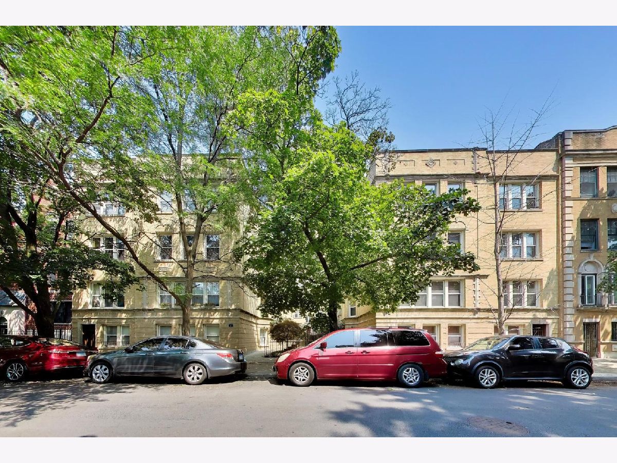  For Sale Chicago Illinois, 6815 Lakewood Avenue