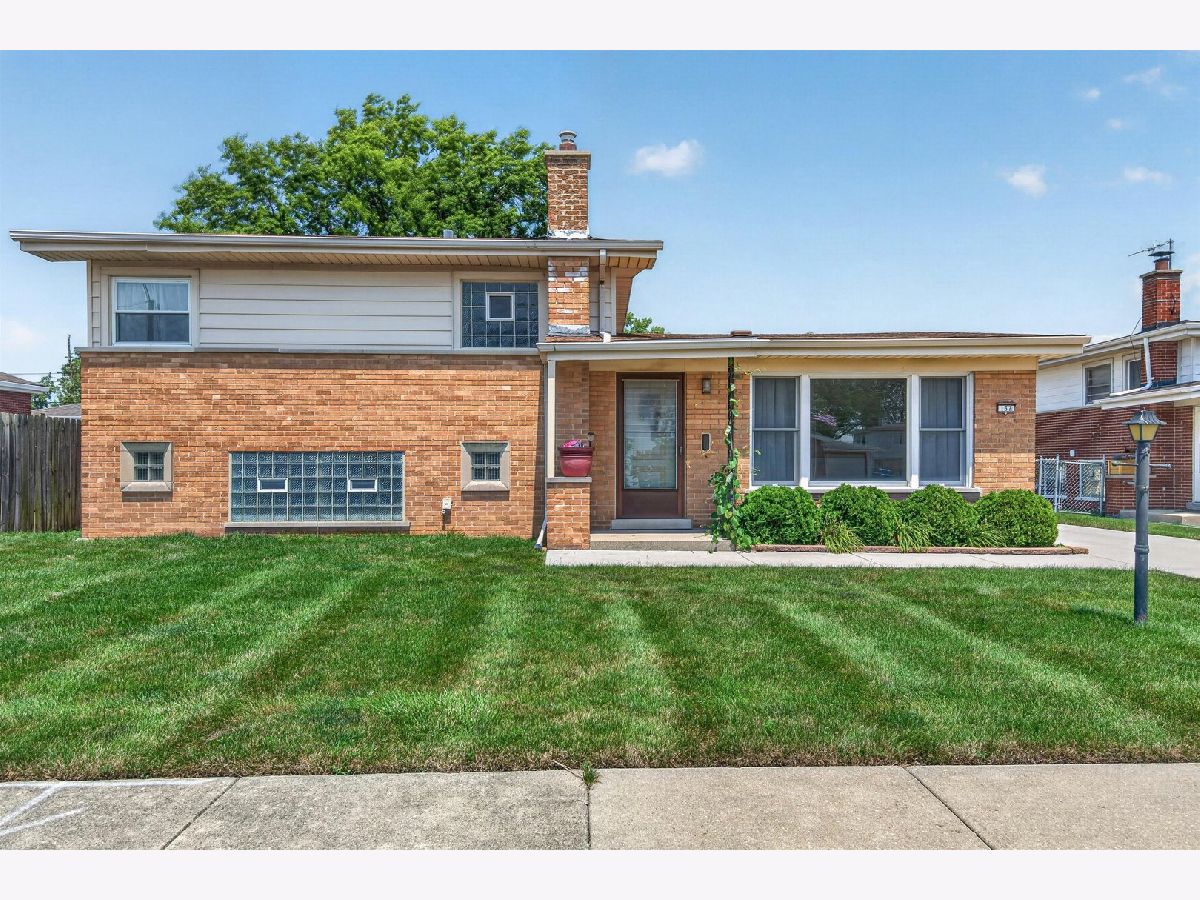 Sold Chicago Heights Illinois, 137 Glengate