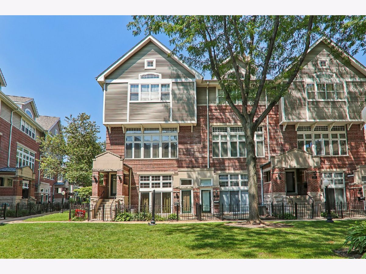 For Sale Chicago Illinois, 4930 Cornell Avenue