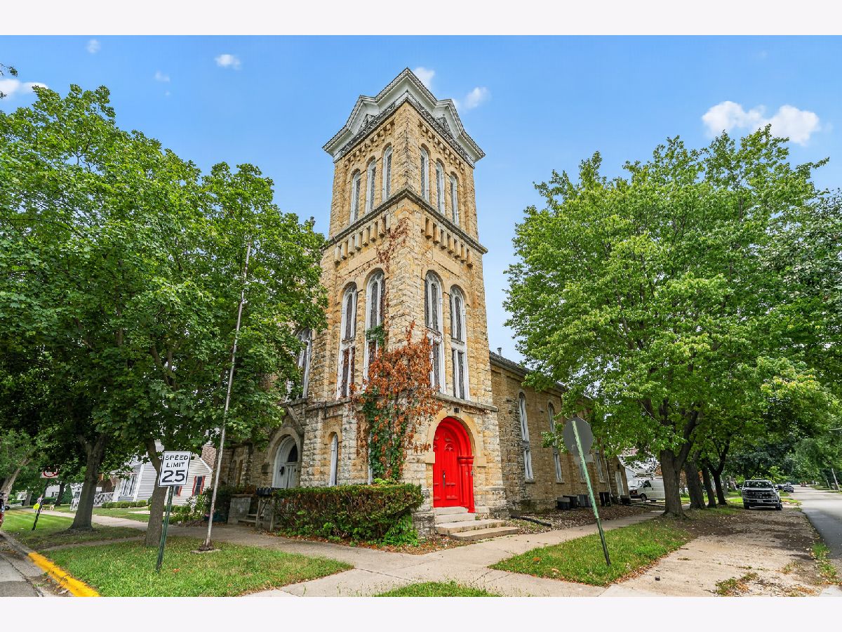  For Sale Morris Illinois, 300 Jefferson Street