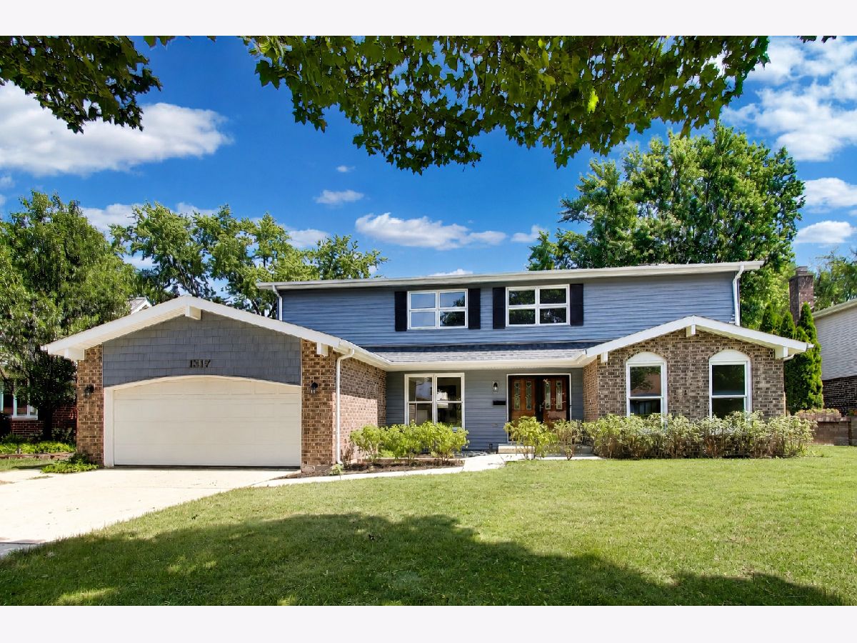 For Sale Arlington Heights Illinois, 1317 Yale Avenue