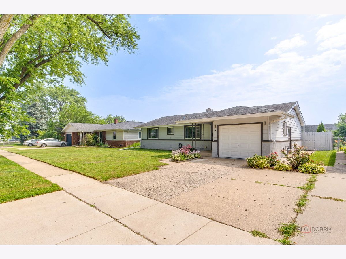 Homes For Sale Centex Elk Grove Village Illinois, 5 Wildwood Road