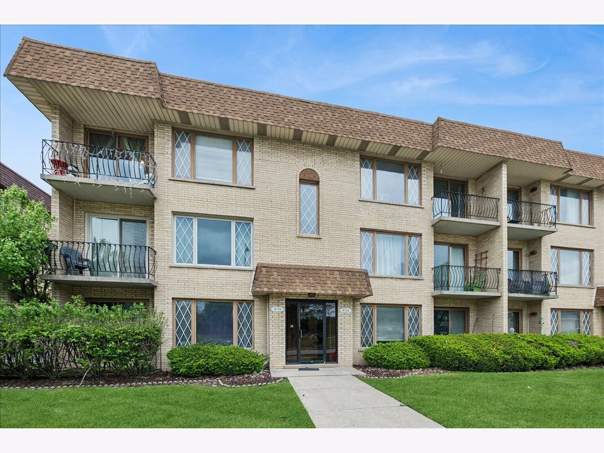  For Sale Oak Lawn Illinois, 10704 Kilpatrick Avenue