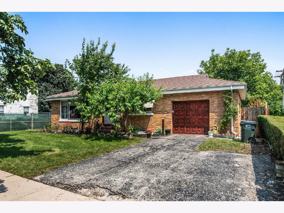  For Sale Lincolnwood Illinois, 6815 Tripp Avenue