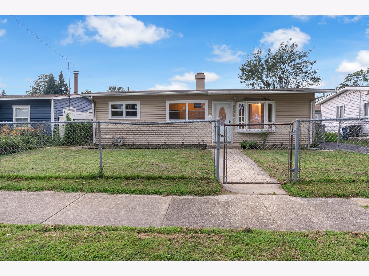  Rented Aurora Illinois, 870 Taylor