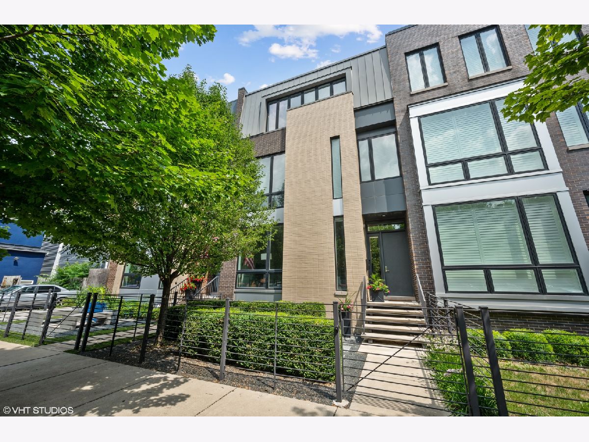  For Sale Chicago Illinois, 1544 Montana Street