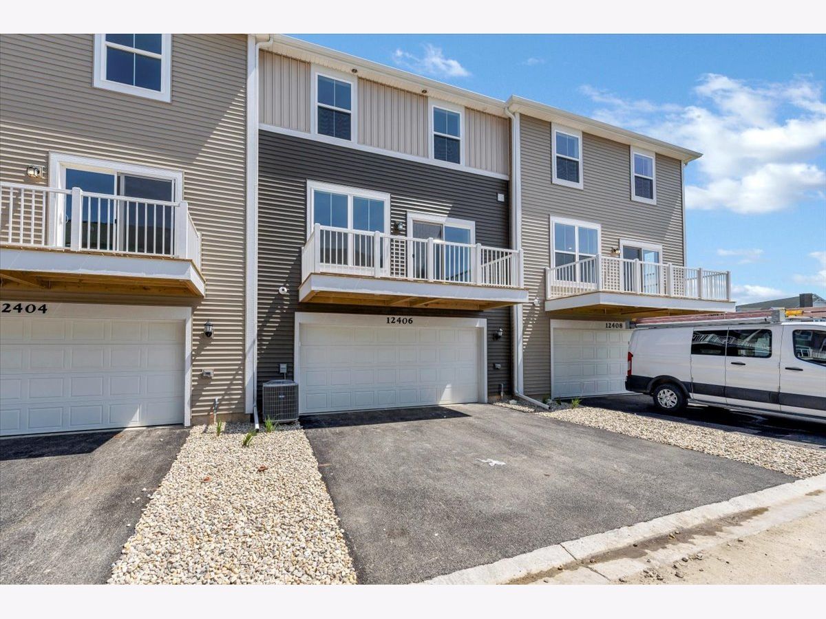  Rented Huntley Illinois, 12406 Tinsley